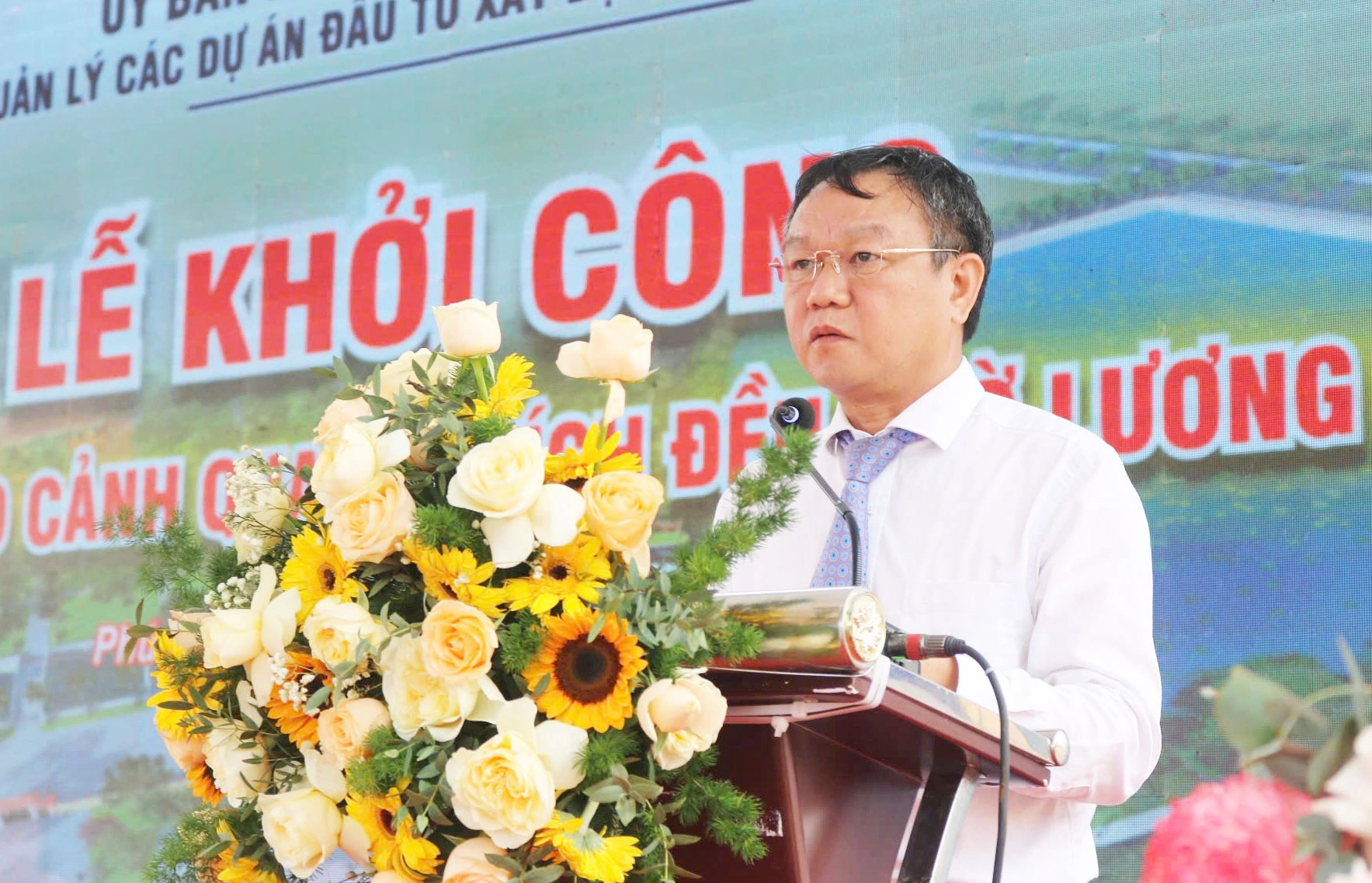 Phó Chủ tịch UBND tỉnh Đào Mỹ phát biểu tại lễ khởi công.