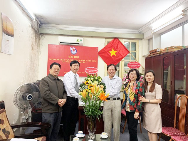 Thư của Chủ tịch Hiệp hội Doanh nghiệp Công nghiệp Vừa và Nhỏ Việt Nam: Năm 2024, các doanh nghiệp công nghiệp vừa và nhỏ Việt Nam cần tự tin vượt lên chính mình